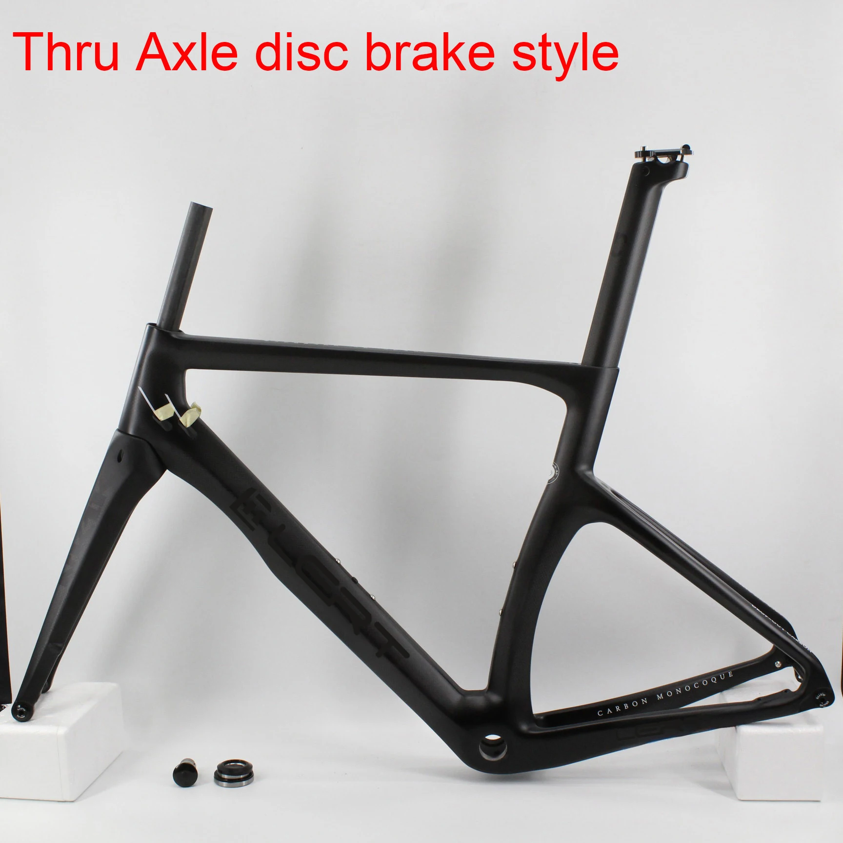 Newest 700C Racing Road Bike 3K full carbon fibre bicycle thru axle disc brake frame carbon fork+seatpost+headsets Free shipping
Newest 700C Racing Road Bike 3K full carbon fibre bicycle thru axle disc brake frame carbon fork+seatpost+headsets Free shipping