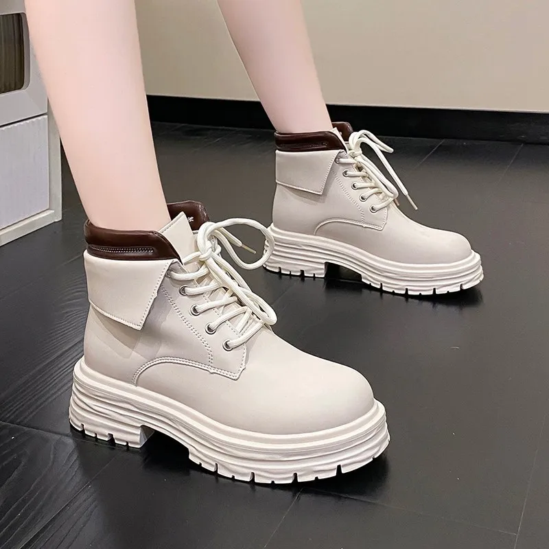 Women Leather Boots Thick-soled Shoes Outdoor Snow Single Warm British Retro Short 2022 Winter New
Women Leather Boots Thick-soled Shoes Outdoor Snow Single Warm British Retro Short 2022 Winter New