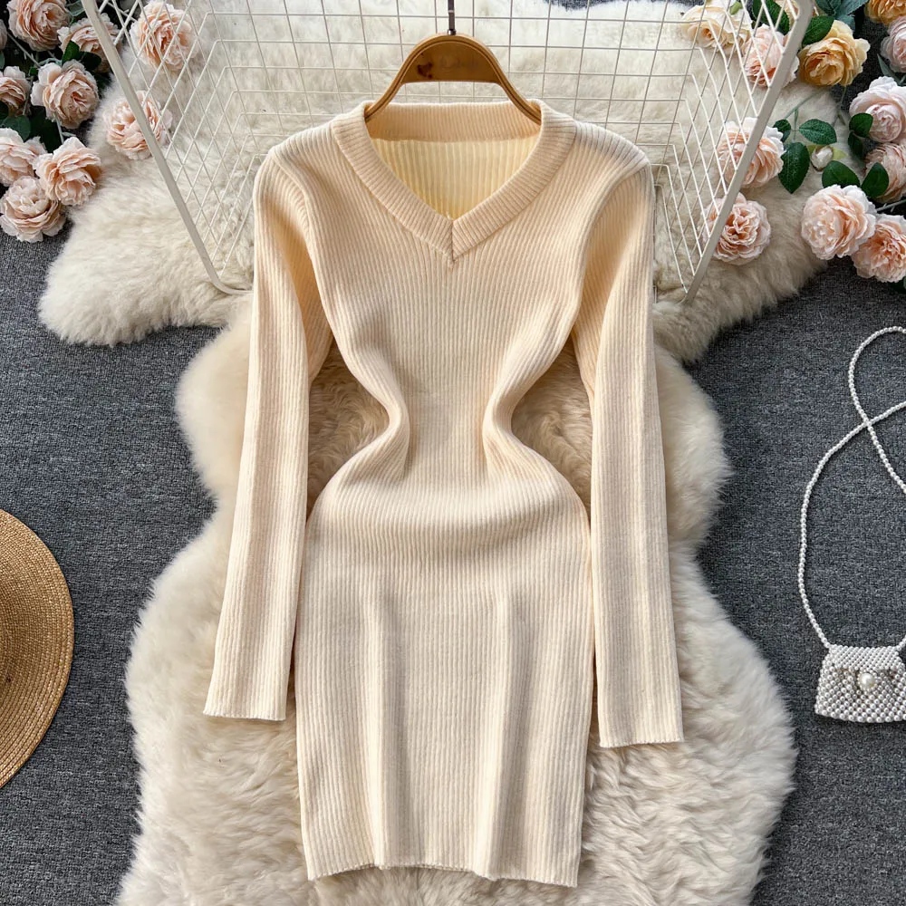 Новое однотонное трикотажное платье с V-образным вырезом для женщин на осень и зиму 2023. Новое платье-шерстяное платье с поясом
Новое однотонное трикотажное платье с V-образным вырезом для женщин на осень и зиму 2023. Новое платье-шерстяное платье с поясом