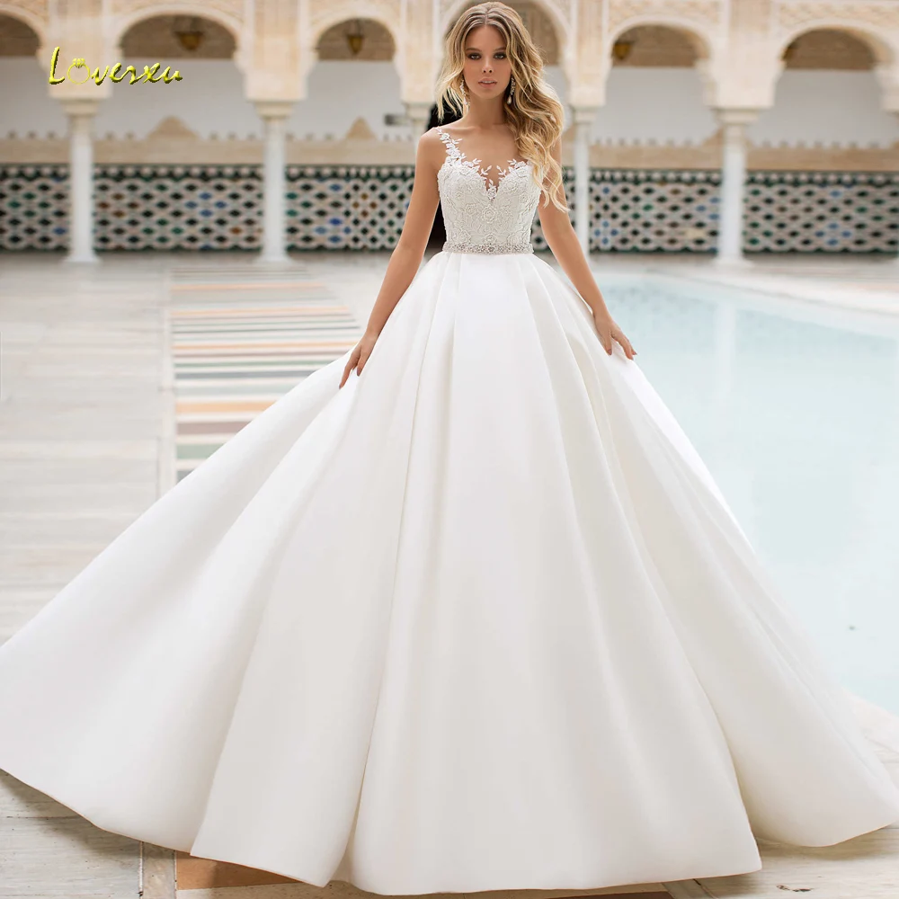 Loverxu Sexy Backless Appliques Vintage Wedding Dresses 2023 Elegant Sashes Beaded Matte Satin Court Train A Line Bridal Gown
Loverxu Sexy Backless Appliques Vintage Wedding Dresses 2023 Elegant Sashes Beaded Matte Satin Court Train A Line Bridal Gown