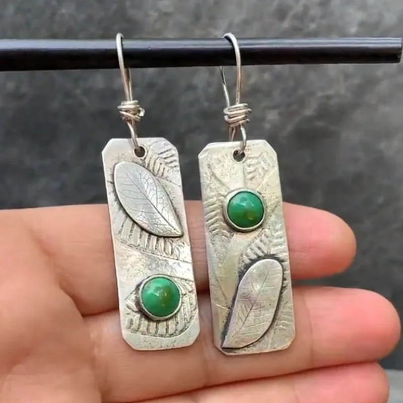 Boho Vintage Geometry Metal Green Stone Earring Tribal Jewelry Carved Leaf Handmade Drop Dangle Earrings for Women
Boho Vintage Geometry Metal Green Stone Earring Tribal Jewelry Carved Leaf Handmade Drop Dangle Earrings for Women