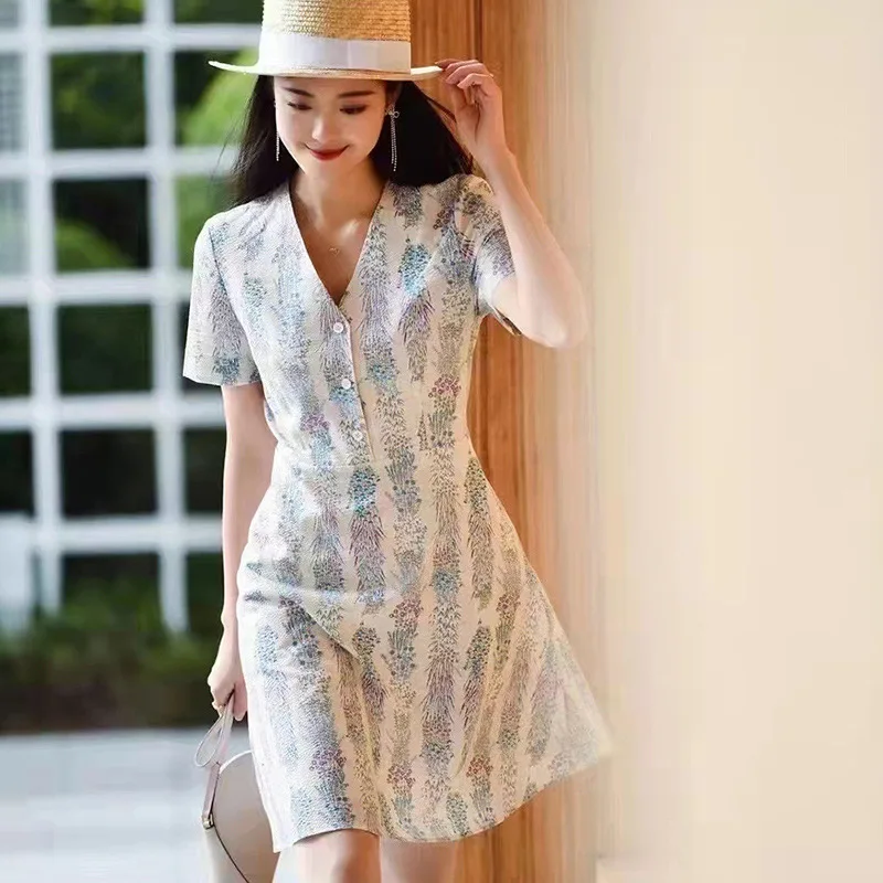Women's Printed Dress V-neck Short-sleeved Waist A-line Skirt 2022 Summer Thin Section Temperament Light And Familiar New
Women's Printed Dress V-neck Short-sleeved Waist A-line Skirt 2022 Summer Thin Section Temperament Light And Familiar New