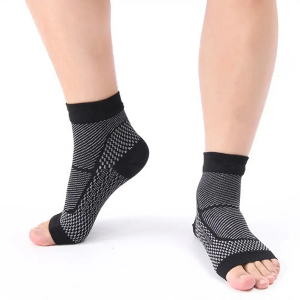 1 Pair Sports Ankle Support Sleeves Sports Footwear Sport Ankle Brace Compression Foot Arch Support Sleeve Reduces Swelling
1 Pair Sports Ankle Support Sleeves Sports Footwear Sport Ankle Brace Compression Foot Arch Support Sleeve Reduces Swelling