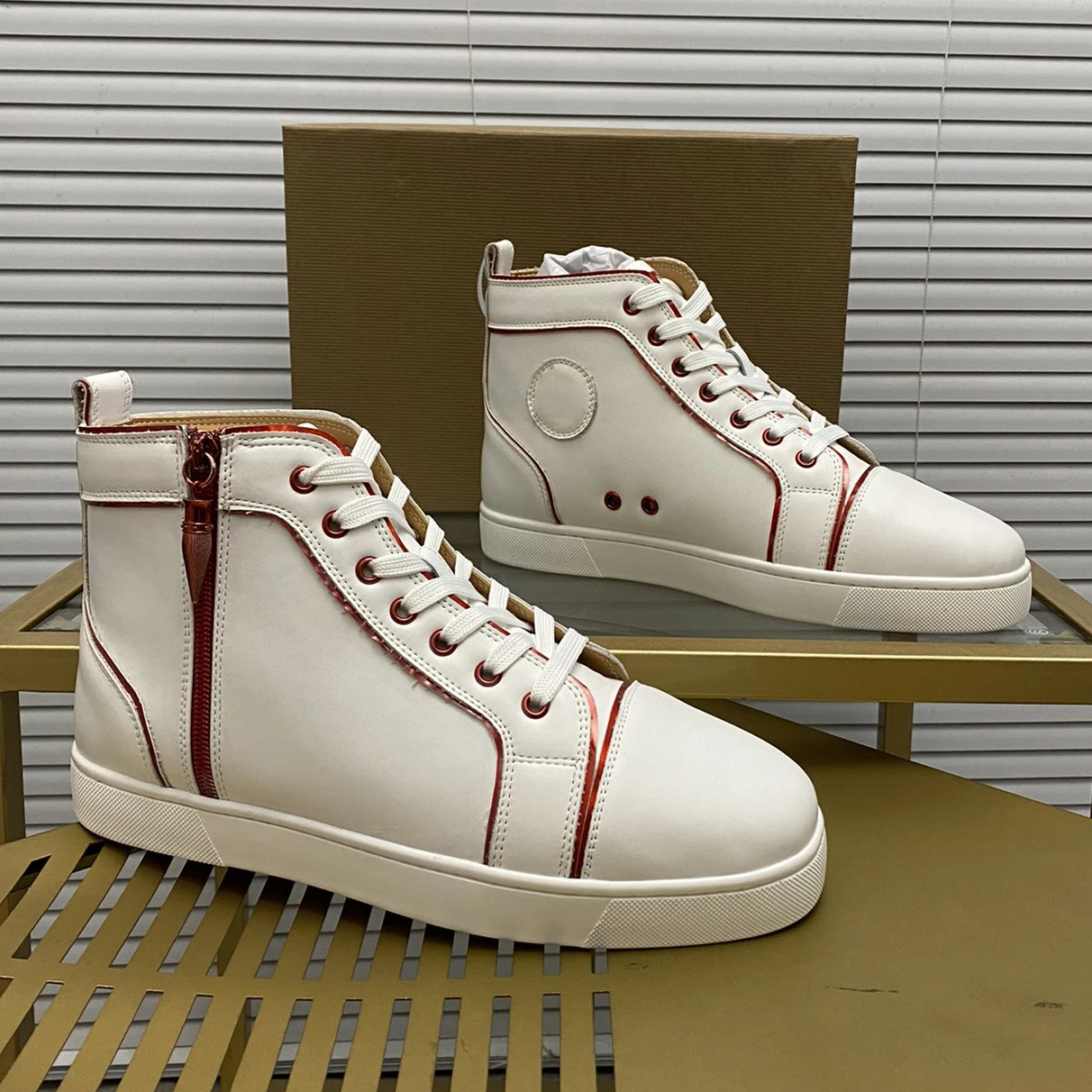 Top Quality Red Sole Mens Casual Shoes Luxury Womens Leather Sneakers Unisex Fashion Trainers Youth Designer Couple Shoes MD0240
Top Quality Red Sole Mens Casual Shoes Luxury Womens Leather Sneakers Unisex Fashion Trainers Youth Designer Couple Shoes MD0240