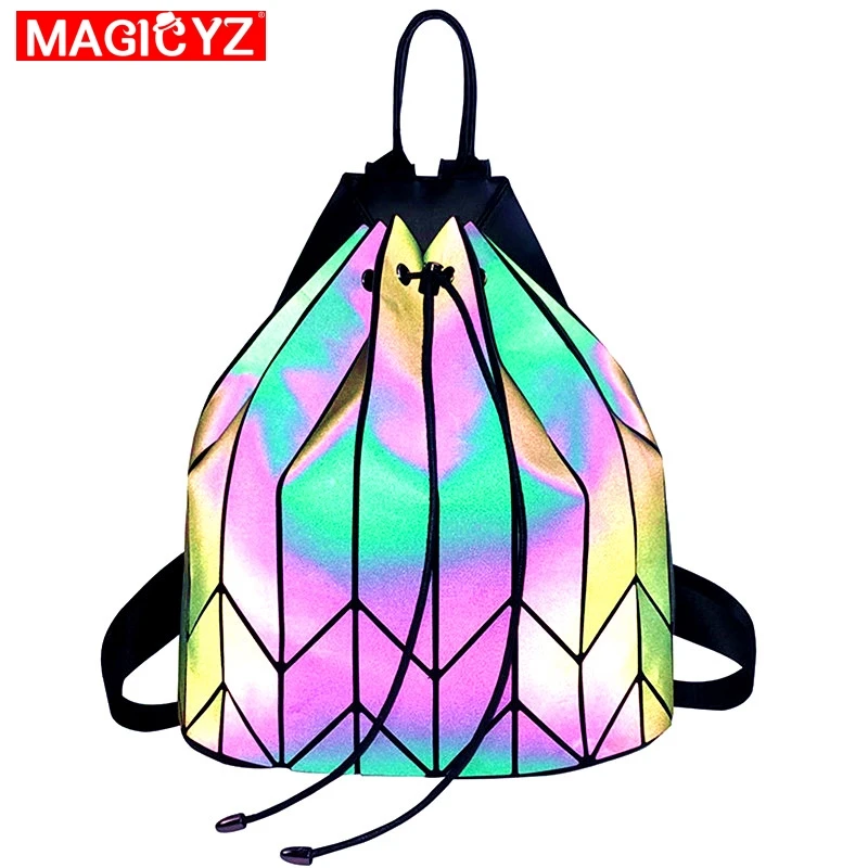 2021 NEW female luminous backpack Lightweight drawstring Lotus backpack Fashion glow Women 's travel bag Geometric rucksack
2021 NEW female luminous backpack Lightweight drawstring Lotus backpack Fashion glow Women 's travel bag Geometric rucksack