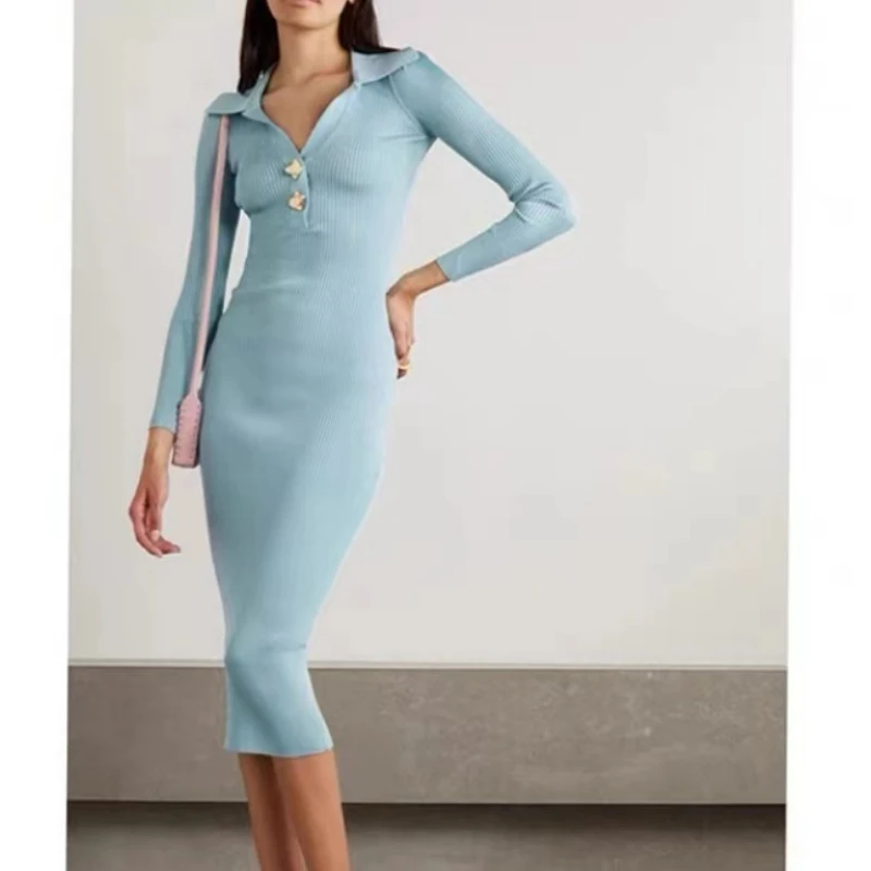 Early Autumn 2022 New Ladies V-neck Knitted Midi Dress Metal Buckle Women's Elastic Waist Slim Long Sleeve Robe Elegant
Early Autumn 2022 New Ladies V-neck Knitted Midi Dress Metal Buckle Women's Elastic Waist Slim Long Sleeve Robe Elegant