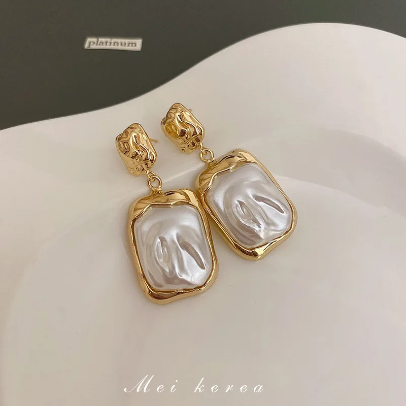 2023 New Baroque Pearl French Vintage Premium Niche Earrings For Women Temperament Sexy Pearl Earrings Fashion Ins Jewelry Gift
2023 New Baroque Pearl French Vintage Premium Niche Earrings For Women Temperament Sexy Pearl Earrings Fashion Ins Jewelry Gift