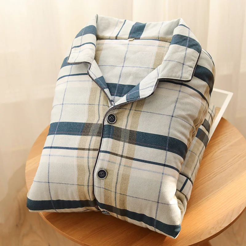 Manqiu Qiudong thickened Cotton Lined home jacket lapel long sleeved pajamas men's autumn and winter home suit
Manqiu Qiudong thickened Cotton Lined home jacket lapel long sleeved pajamas men's autumn and winter home suit