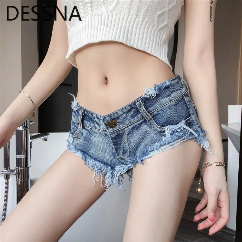 2022 New Women Sexy Ultra Low Waist Hole Tassel Denim Shorts Jeans Thong Short Feminino Summer Beach Style Blue
2022 New Women Sexy Ultra Low Waist Hole Tassel Denim Shorts Jeans Thong Short Feminino Summer Beach Style Blue