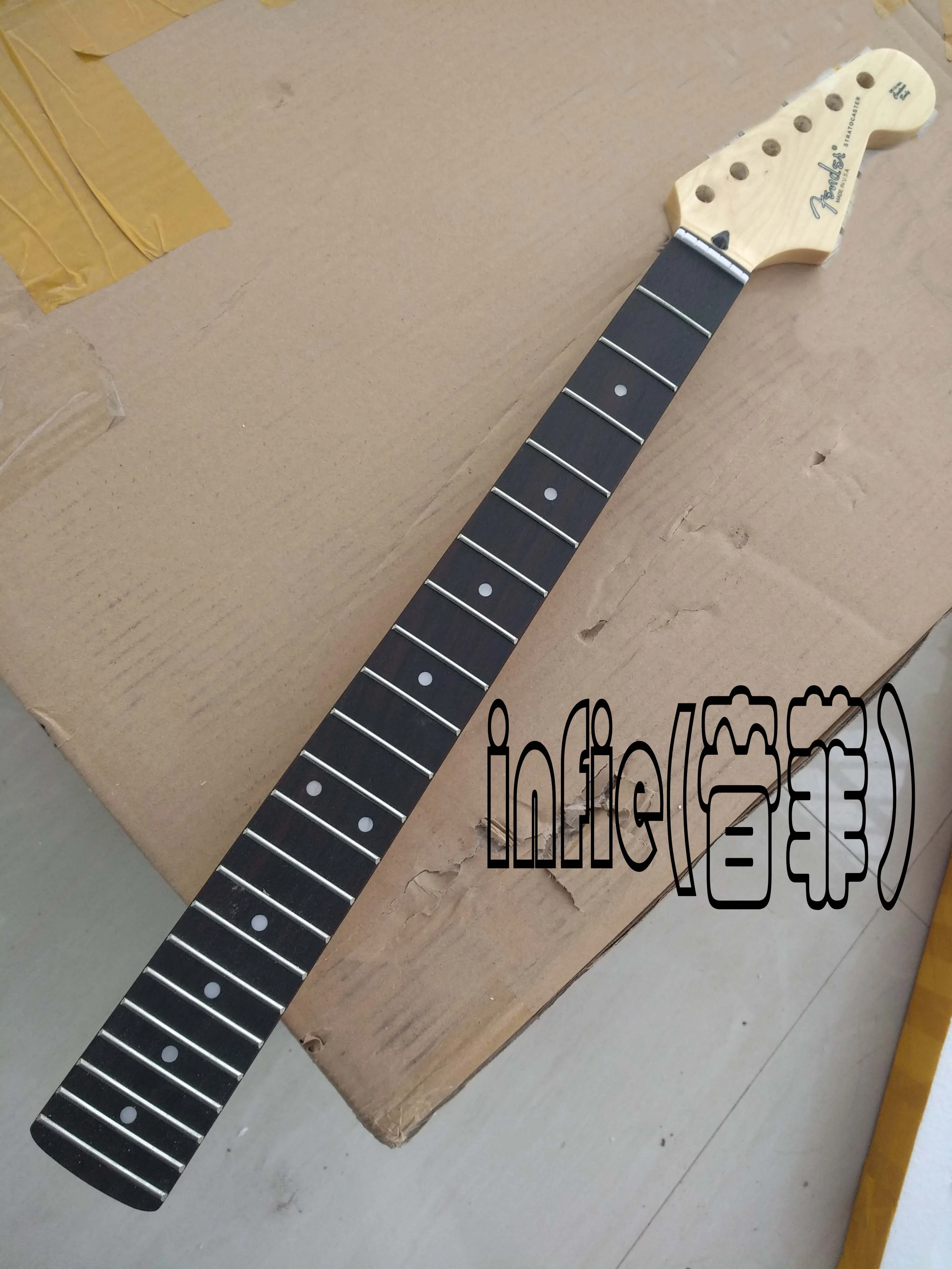 New stratocaste-r electric guitar st STRAT neck 22 Fret Rosewood Fingerboard varnish after the belt guitar neck-
New stratocaste-r electric guitar st STRAT neck 22 Fret Rosewood Fingerboard varnish after the belt guitar neck-