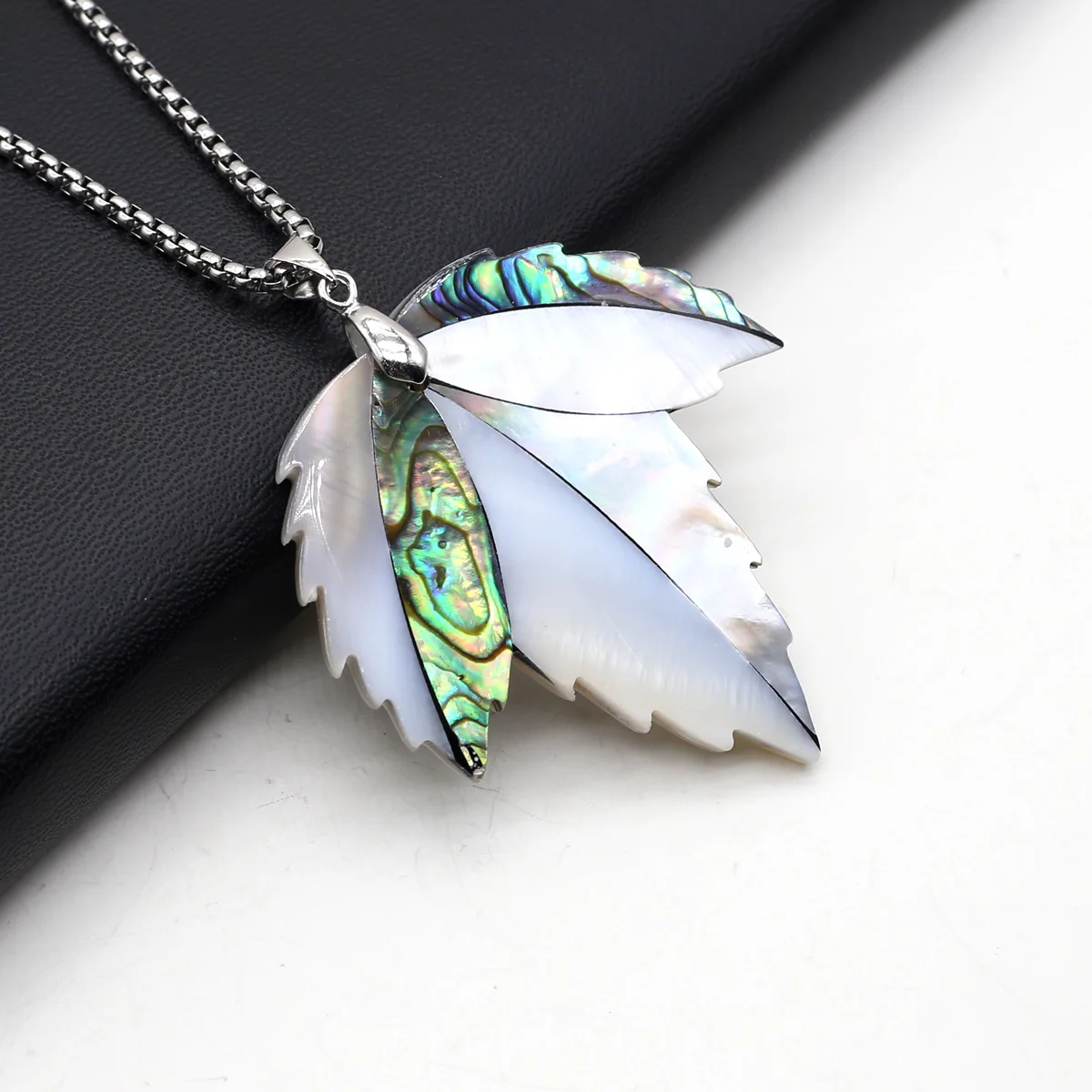 Natural Abalone White Shell Necklace Pendant Maple Leaf Shape Exquisite Charms for Jewelry Making Diy Fashion Accessories Gifts
Natural Abalone White Shell Necklace Pendant Maple Leaf Shape Exquisite Charms for Jewelry Making Diy Fashion Accessories Gifts