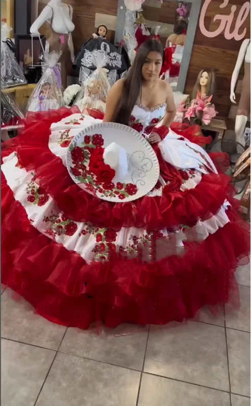 Белое красное мексиканское платье Quinceanera 2025 пончо на шнуровке с цветочной