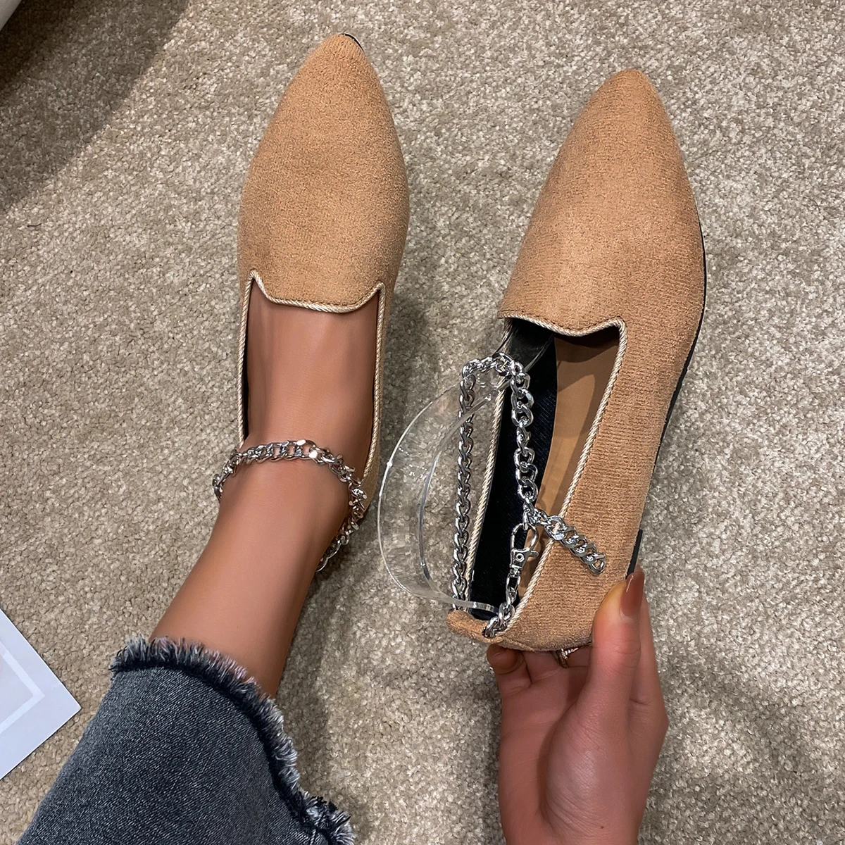 New Women Flat Shoes 2023 Spring Fashion Pointed Toe Casual Shoes for Women Metal Chain Shallow Slip on Women Walking Shoes
New Women Flat Shoes 2023 Spring Fashion Pointed Toe Casual Shoes for Women Metal Chain Shallow Slip on Women Walking Shoes