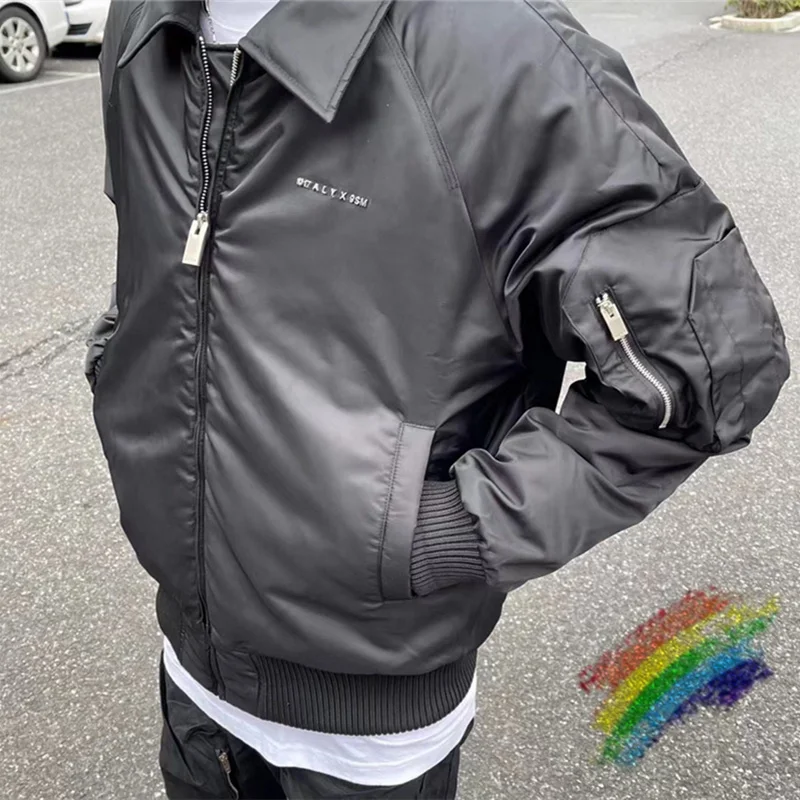 2022ss ALYX 1017 9SM Bomber Jacket Men Women 1:1 High Quality College Metal Logo Coats Varsity Jackets
2022ss ALYX 1017 9SM Bomber Jacket Men Women 1:1 High Quality College Metal Logo Coats Varsity Jackets