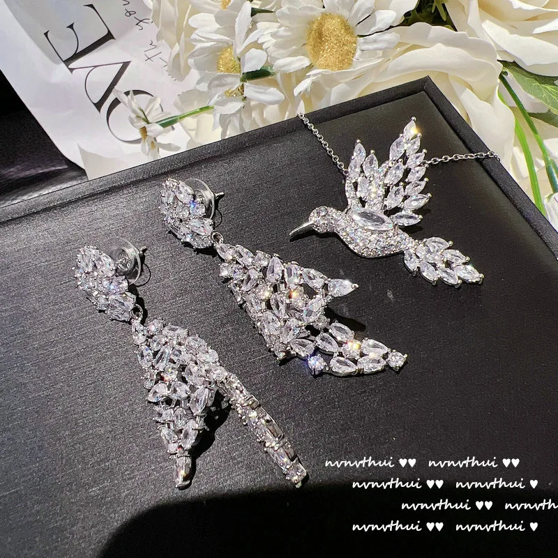 Bird gem stone vintage necklace gorgeous women sparkling winter animalsclassic Sweater chain 
Bird gem stone vintage necklace gorgeous women sparkling winter animalsclassic Sweater chain