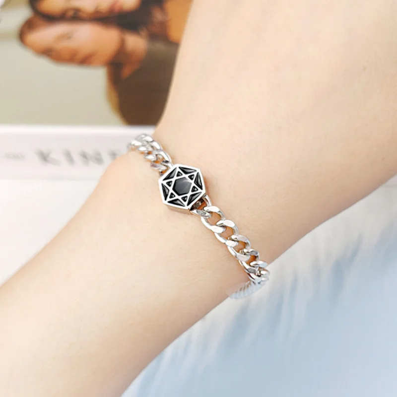 Vintage Stainless Steel Metal Chain Bracelet Men Jewish Star of David Bracelet for Men Women Couple Bracelet for Lover ZR-01
Vintage Stainless Steel Metal Chain Bracelet Men Jewish Star of David Bracelet for Men Women Couple Bracelet for Lover ZR-01