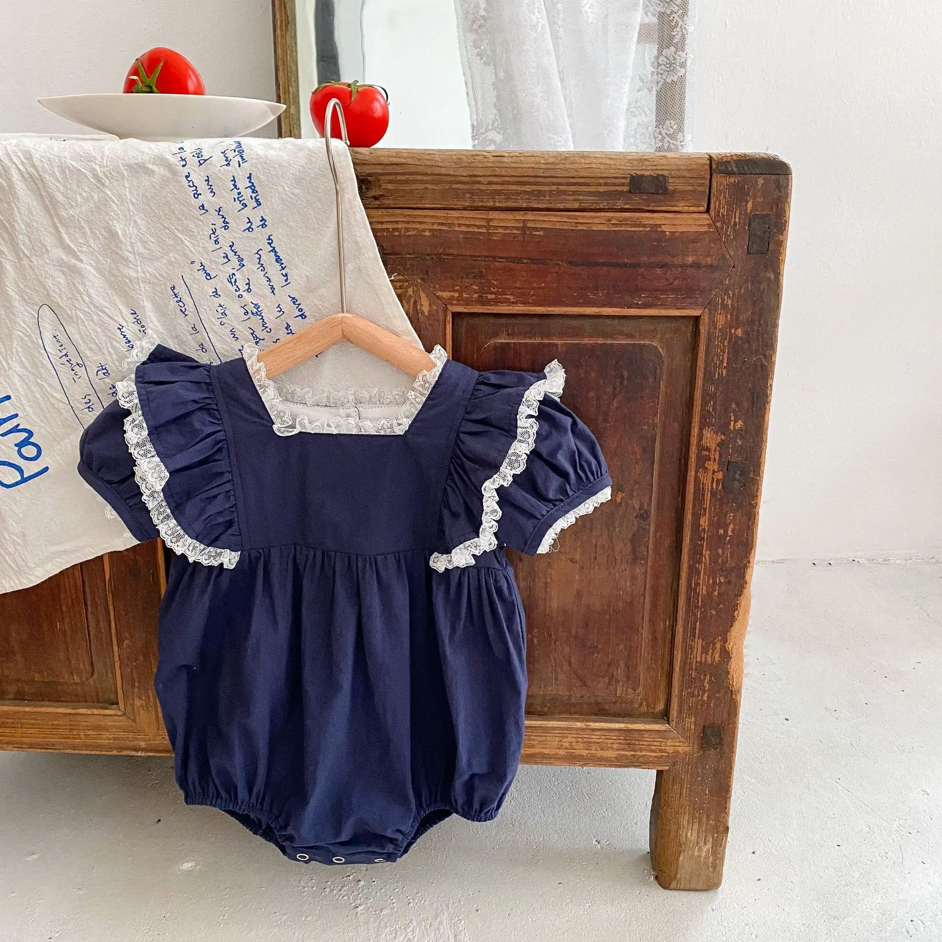 2022 New Toddler Costume Infant Square Collar Lace Romper Casual Baby Cotton Short Sleeve One-piece Pure Color Kid Girl Jumpsuit
2022 New Toddler Costume Infant Square Collar Lace Romper Casual Baby Cotton Short Sleeve One-piece Pure Color Kid Girl Jumpsuit