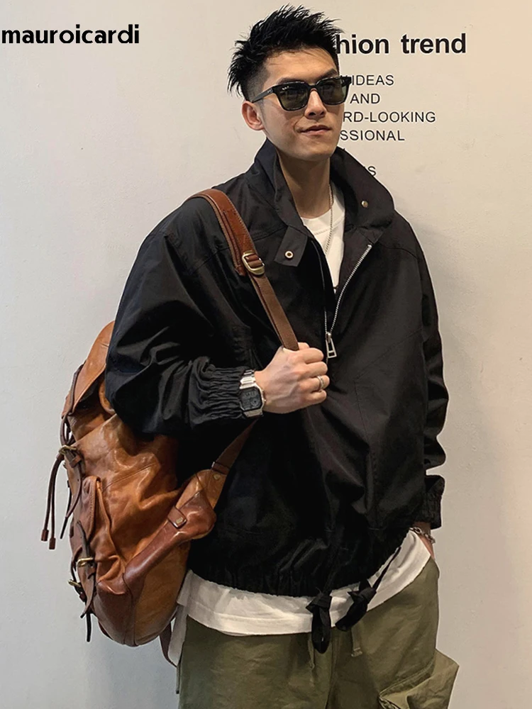 Mauroicardi Весна Осень Прохладные Оверсайз Водонепроницаемые Ветрозащитные Черные Куртки Мужчины С Молнией С Воротником-Стойкой Американская Ретро Верхняя Одежда Мужчины 2023 
Mauroicardi Весна Осень Прохладные Оверсайз Водонепроницаемые Ветрозащитные Черные Куртки Мужчины С Молнией С Воротником-Стойкой Американская Ретро Верхняя Одежда Мужчины 2023