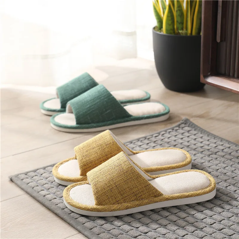 Slippers Home Women's Couple Home Cotton Linen Slippers Men's Leisure Antiskid Warm Slippers Wear-resistant Sweat-absorbent
Slippers Home Women's Couple Home Cotton Linen Slippers Men's Leisure Antiskid Warm Slippers Wear-resistant Sweat-absorbent
