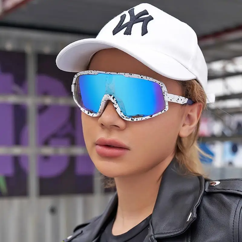 Men Cycling Glasses MTB Bicycle Eyewear UV400 Road Bike Goggles Windproof Sport Women Sunglasses
Men Cycling Glasses MTB Bicycle Eyewear UV400 Road Bike Goggles Windproof Sport Women Sunglasses