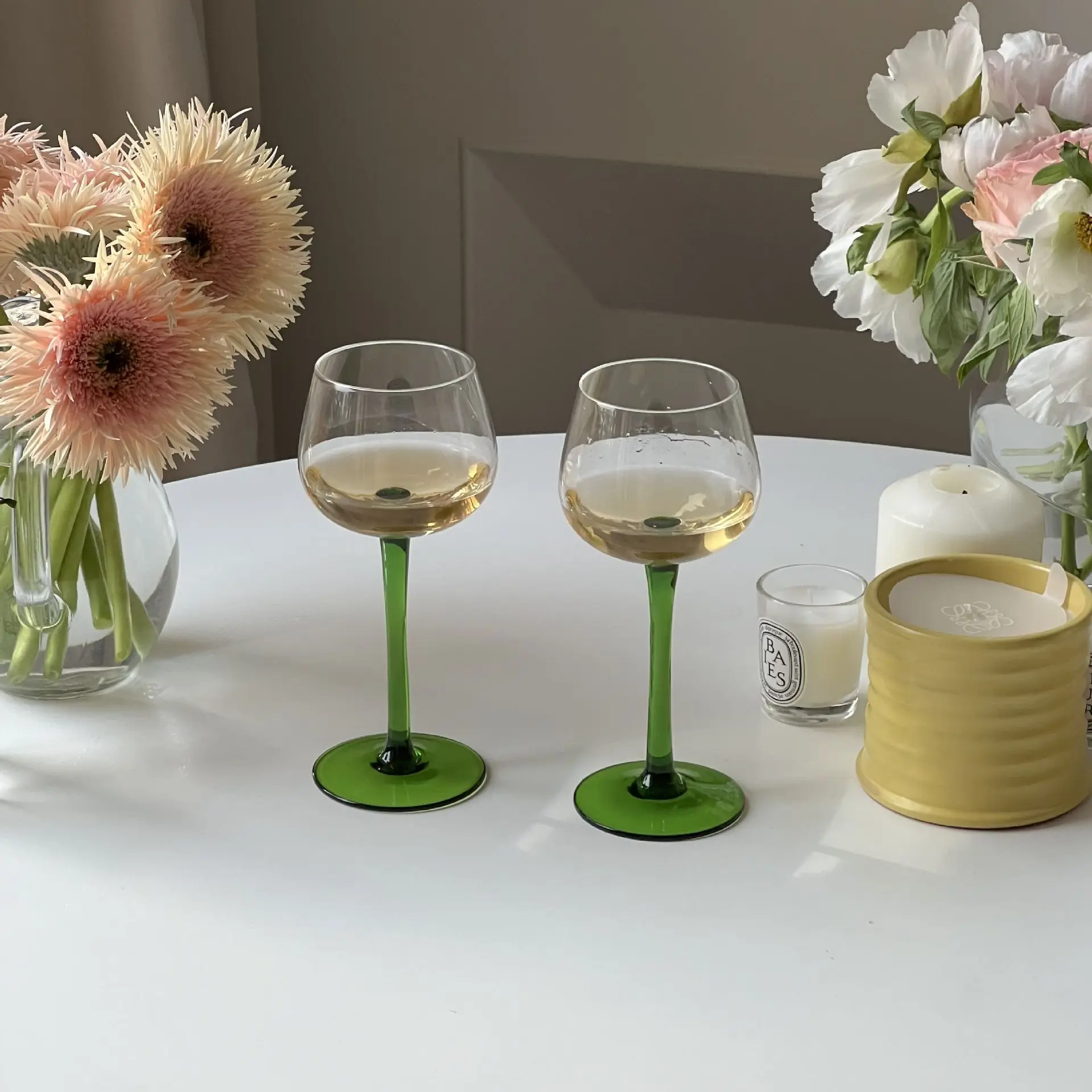 French Luxury Champagne Wine Glasses Simple Whiskey Stemware Creative Cocktail Glass Verres A Vin Wine Bar Goblet Glass
French Luxury Champagne Wine Glasses Simple Whiskey Stemware Creative Cocktail Glass Verres A Vin Wine Bar Goblet Glass