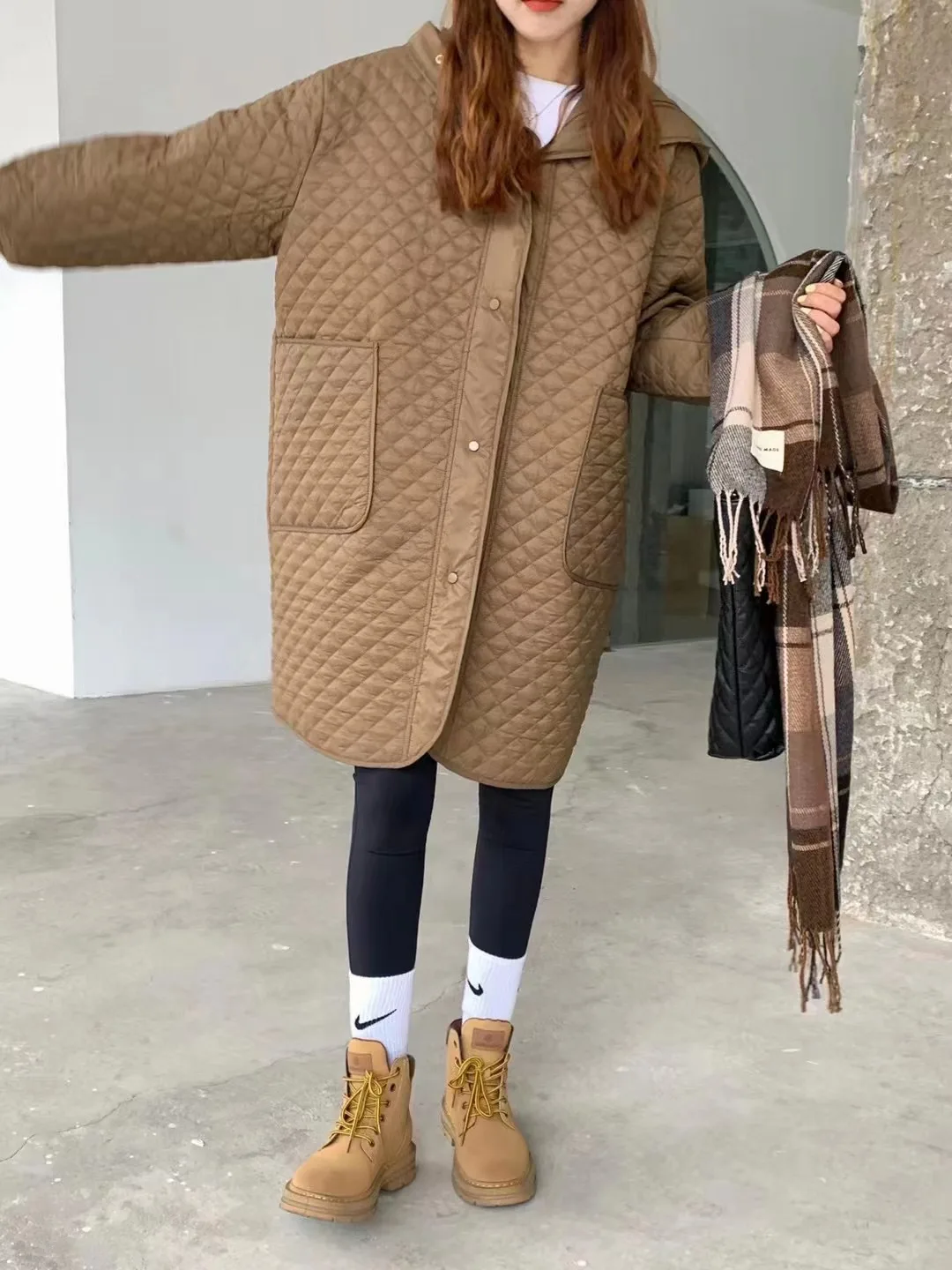 SuperAen 2022 Winter Japan Style Simple Hooded Cotton Padded Thick Pocket Long Cotton Padd Parka Coat
SuperAen 2022 Winter Japan Style Simple Hooded Cotton Padded Thick Pocket Long Cotton Padd Parka Coat