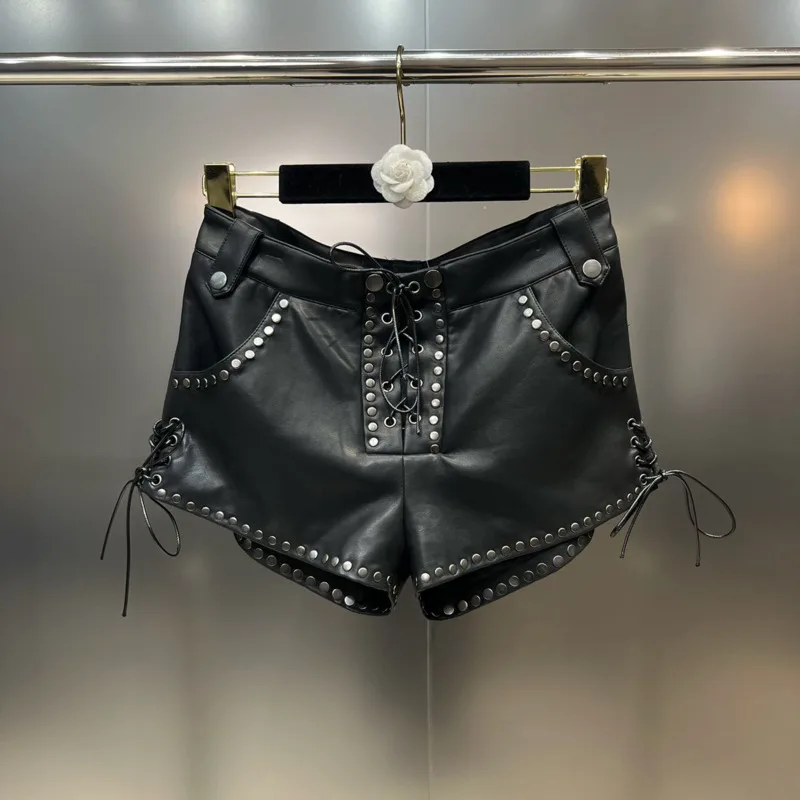 BORVEMAYS PU Leather Shorts Slim High Waist Solid Color Drawstring Rivet 2023 Autumn New Women Street Pants Black WZ5507
BORVEMAYS PU Leather Shorts Slim High Waist Solid Color Drawstring Rivet 2023 Autumn New Women Street Pants Black WZ5507