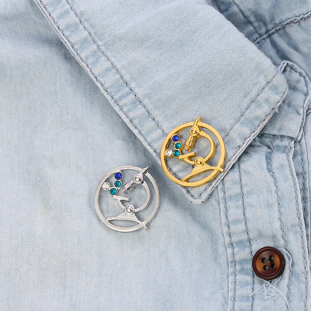 Cute Crystal Pin Badges Brooches Medical Microscope Trendy Jewelry Gift Biology Student Gold Designer Brooch Women Gift
Cute Crystal Pin Badges Brooches Medical Microscope Trendy Jewelry Gift Biology Student Gold Designer Brooch Women Gift