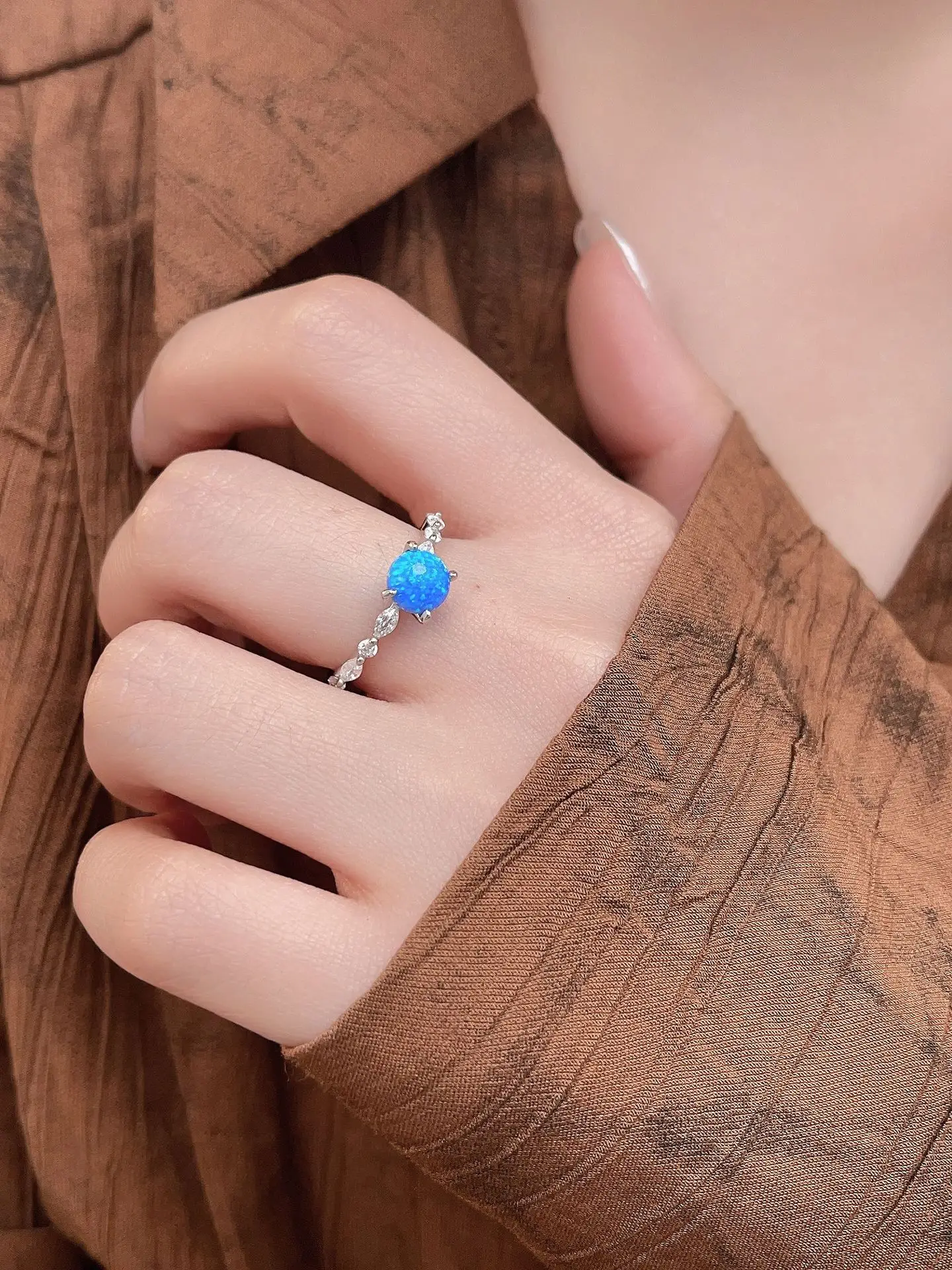 Новая модель 2023 года в Европе и Америке-это синее кольцо Aobao из серебра S925 пробы крутого и модного нишевого дизайна круглой формы