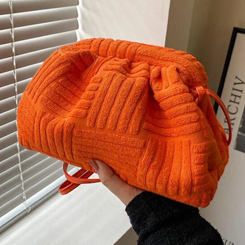 2022 Luxury Women Fashion Towel Embossed Clutch Cloud Shape Handbag Capacity Striped One-shoulder Messenger Bags Female Bolsa
2022 Luxury Women Fashion Towel Embossed Clutch Cloud Shape Handbag Capacity Striped One-shoulder Messenger Bags Female Bolsa
