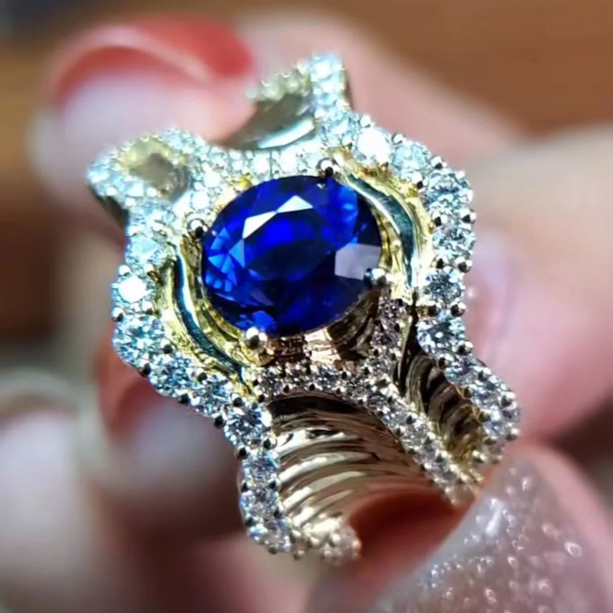 Trendy Women Rings with Brilliant Blue Zircon Luxury Engagement Rings Fashion Wedding Party Jewelry Gift
Trendy Women Rings with Brilliant Blue Zircon Luxury Engagement Rings Fashion Wedding Party Jewelry Gift