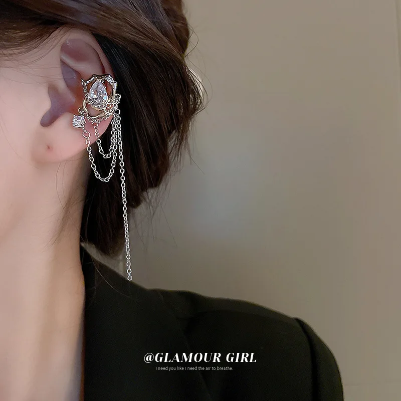 Irregular Geometry Zircon No Ear Hole Clip Korean Ins Minority Fringe Earrings Earbone Cool Wind
Irregular Geometry Zircon No Ear Hole Clip Korean Ins Minority Fringe Earrings Earbone Cool Wind