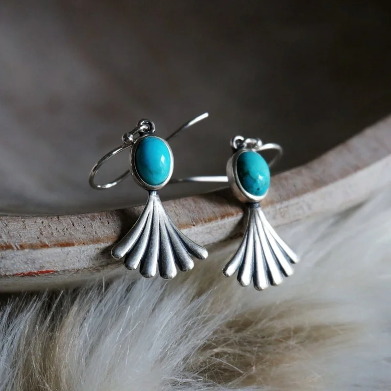Ethnic Oval Blue Stone Hook Earrings Vintage Jewelry Metal Silver Color Hand Carved Coral Fan Dangle Earrings for Women Gift
Ethnic Oval Blue Stone Hook Earrings Vintage Jewelry Metal Silver Color Hand Carved Coral Fan Dangle Earrings for Women Gift