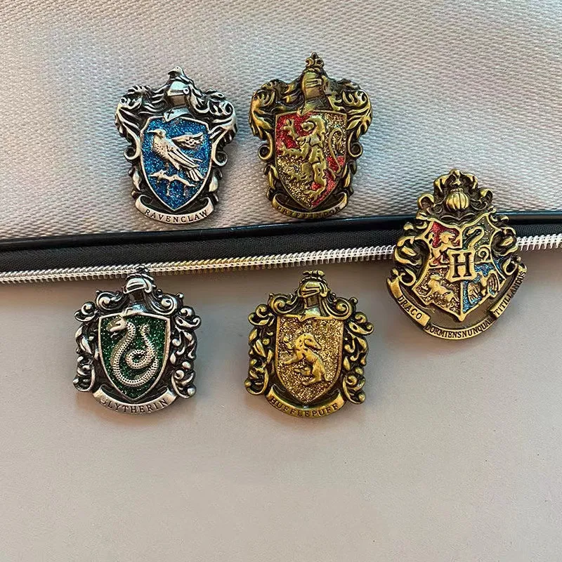 School of Magic Badge Brooch Student Enamel Pin Metal Brooch Backpack Hat Pack Collar Lapel Badge Fashion Jewelry Gifts
School of Magic Badge Brooch Student Enamel Pin Metal Brooch Backpack Hat Pack Collar Lapel Badge Fashion Jewelry Gifts