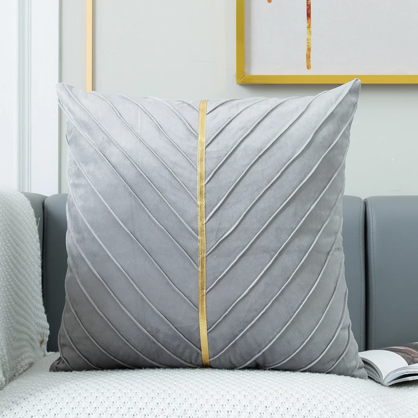 Бархатные плиссированные наволочки 45x45 см
Бархатные плиссированные наволочки 45x45 см