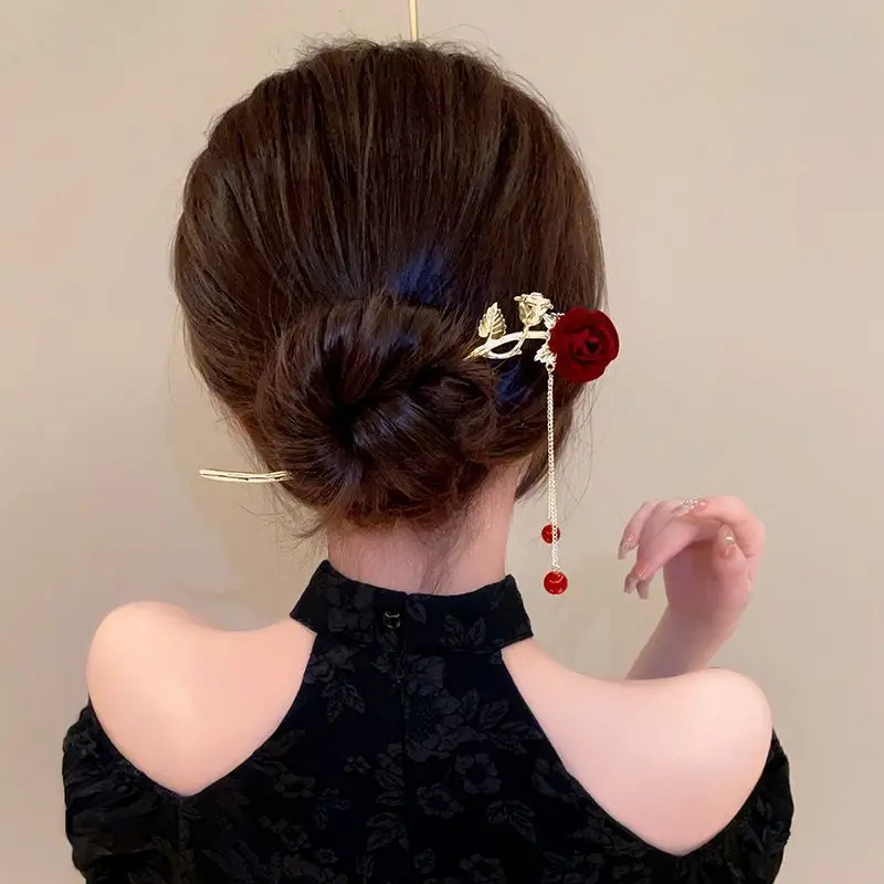 2023 New Temperament Chinese Style Rose Hairpin Ancient Exquisite Tassel Hairpin Advanced Retro Hanfu Bridal Hairpin Headwear
2023 New Temperament Chinese Style Rose Hairpin Ancient Exquisite Tassel Hairpin Advanced Retro Hanfu Bridal Hairpin Headwear