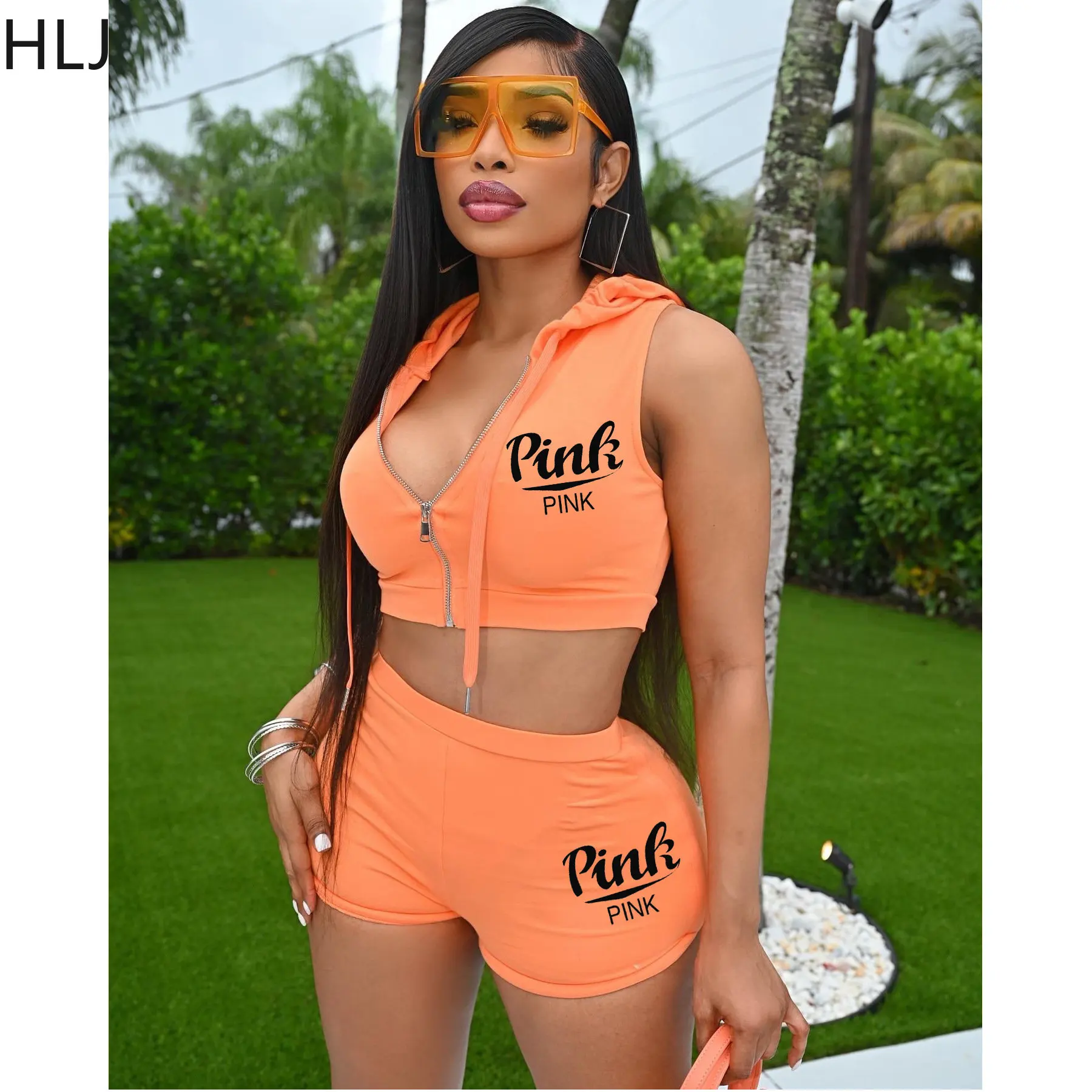 HLJ Summer Streetwear Women Zipper Sleeveless Hooded Crop Top And Shorts Two Piece Sets Female PINK Letter Print 2pcs Tracksuits
HLJ Summer Streetwear Women Zipper Sleeveless Hooded Crop Top And Shorts Two Piece Sets Female PINK Letter Print 2pcs Tracksuits
