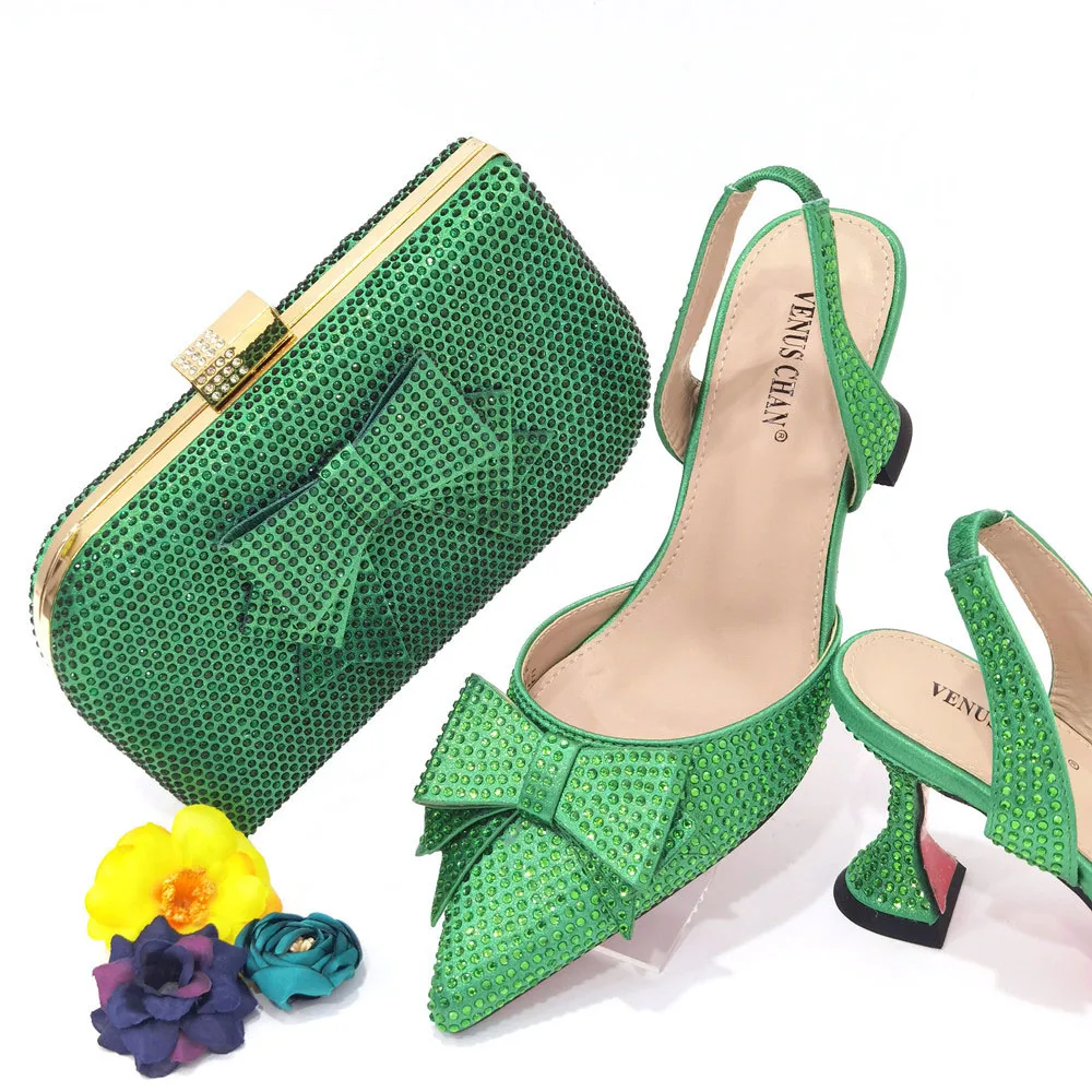 Elegant New Nigerian Popular Sparkling Full Diamond Decoration Simple Versatile Gold Women's Shoes and Party Wedding Bags
Elegant New Nigerian Popular Sparkling Full Diamond Decoration Simple Versatile Gold Women's Shoes and Party Wedding Bags