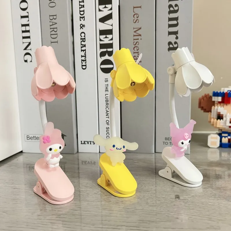 Sanrioed аниме мелодия Kuromi Cinnamoroll Светодиодная настольная лампа Kawaii настольная лампа для чтения защита глаз спальня прикроватная лампа детский...
Sanrioed аниме мелодия Kuromi Cinnamoroll Светодиодная настольная лампа Kawaii настольная лампа для чтения защита глаз спальня прикроватная лампа детский...