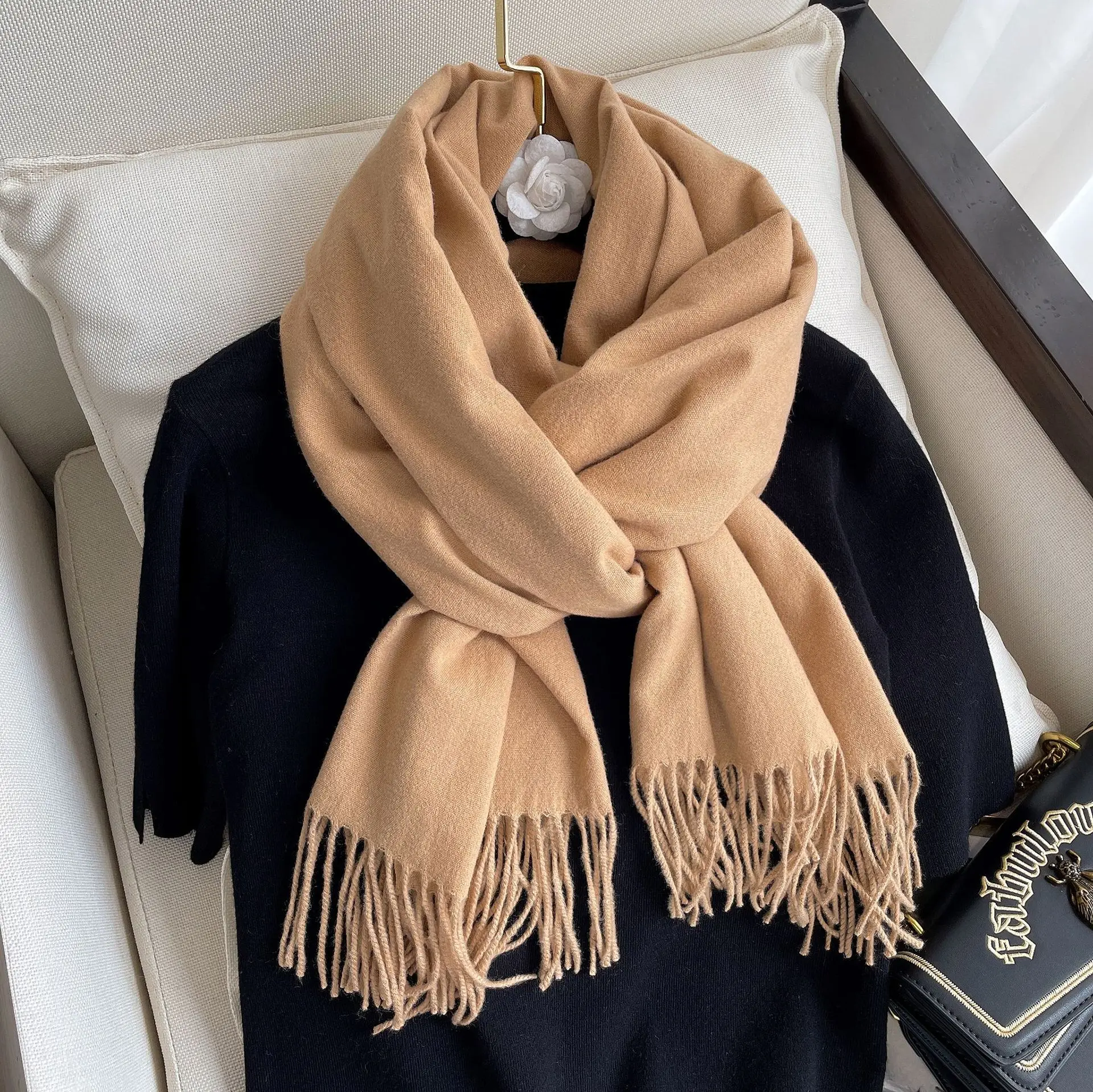 Solid Color Cashmere Scarf for Women Thick Blanket Warm Pashmina Shawls Wraps Tassel Lady Bufanda 2023 Winter Echarpe Femme
Solid Color Cashmere Scarf for Women Thick Blanket Warm Pashmina Shawls Wraps Tassel Lady Bufanda 2023 Winter Echarpe Femme