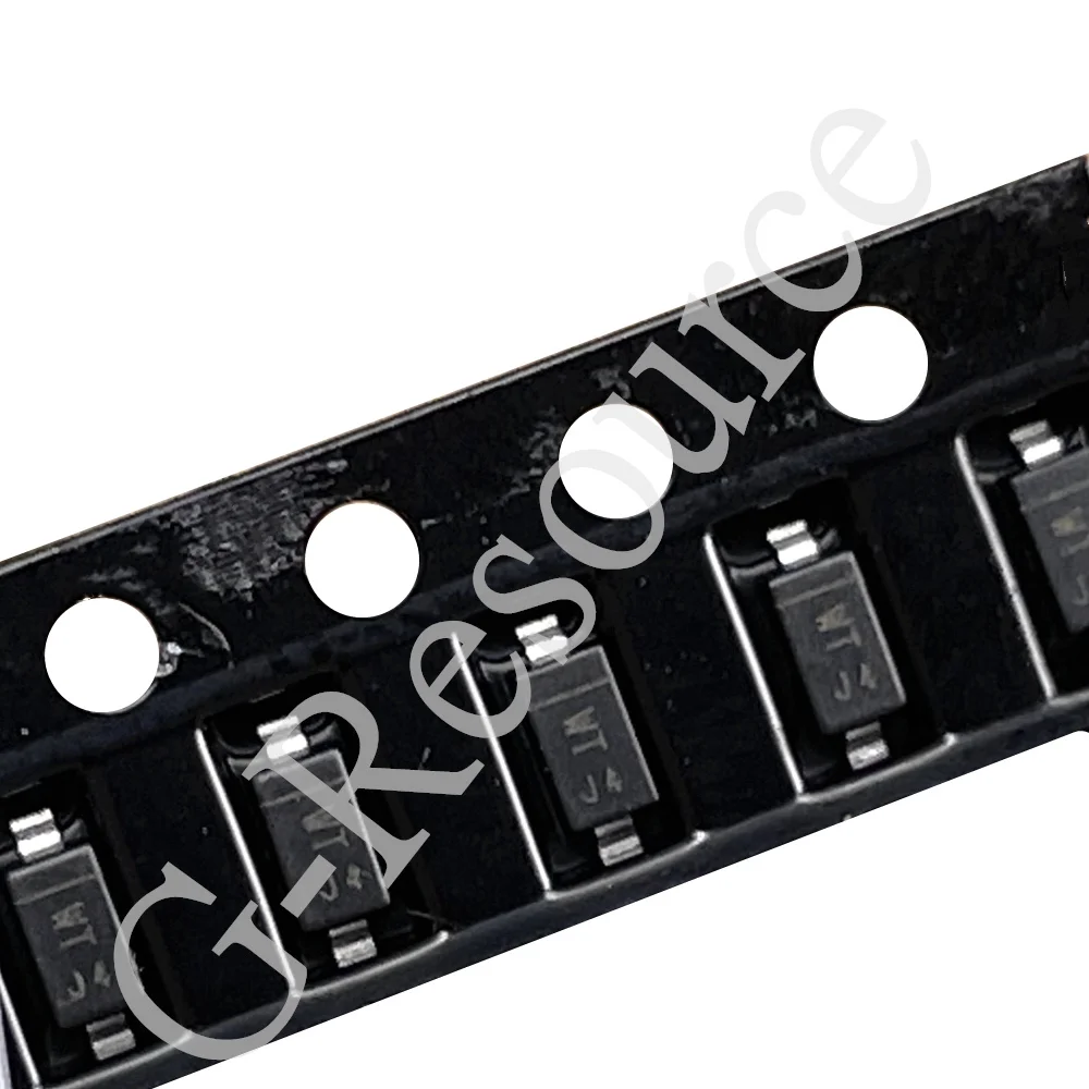 (100 шт.) BZT52C39 SOD-123 SMD 1206 стабилизированный диод напряжения 39 в (маркировка WT)
(100 шт.) BZT52C39 SOD-123 SMD 1206 стабилизированный диод напряжения 39 в (маркировка WT)