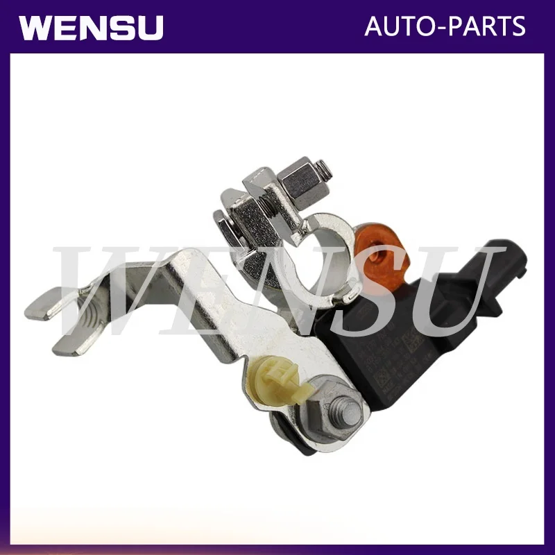 Датчик заряда аккумулятора для Peugeot 2008 3008 408 508 RCZ Citroen C4 9817076780 9802043480
Датчик заряда аккумулятора для Peugeot 2008 3008 408 508 RCZ Citroen C4 9817076780 9802043480