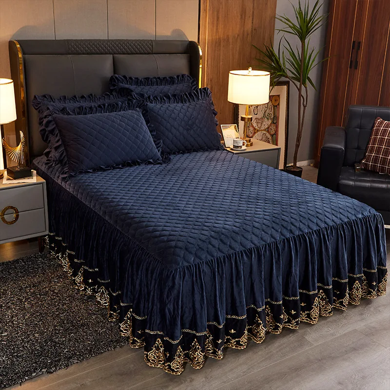 Luxury Bed Spreads Thickened Crystal Velvet Single Piece Embroidery Bed Skirt for King Queen Size Bed Mattress Protective Cover
Luxury Bed Spreads Thickened Crystal Velvet Single Piece Embroidery Bed Skirt for King Queen Size Bed Mattress Protective Cover