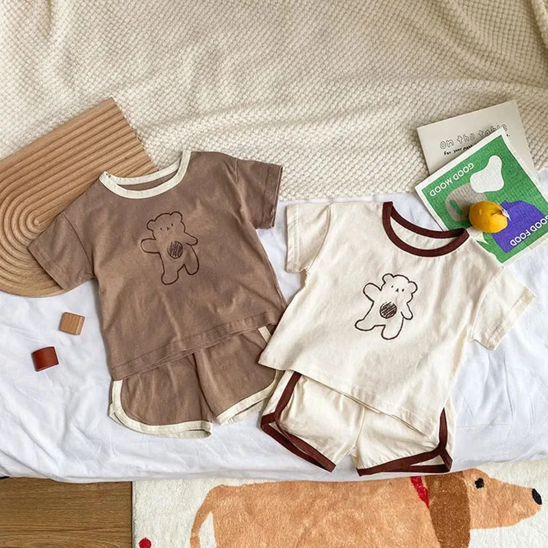 Baby Short Sleeved Shorts Casual Outfits Boys Girls Cartoon Bear 2pcs Set Summer Children Clothing Outfits Baby Home Wear Suits
Baby Short Sleeved Shorts Casual Outfits Boys Girls Cartoon Bear 2pcs Set Summer Children Clothing Outfits Baby Home Wear Suits