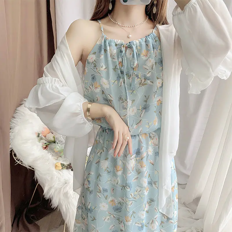 Sweet little fresh floral skirt suspender Dress Chiffon shirt suit skirt two-piece beach holiday dress Zixia
Sweet little fresh floral skirt suspender Dress Chiffon shirt suit skirt two-piece beach holiday dress Zixia