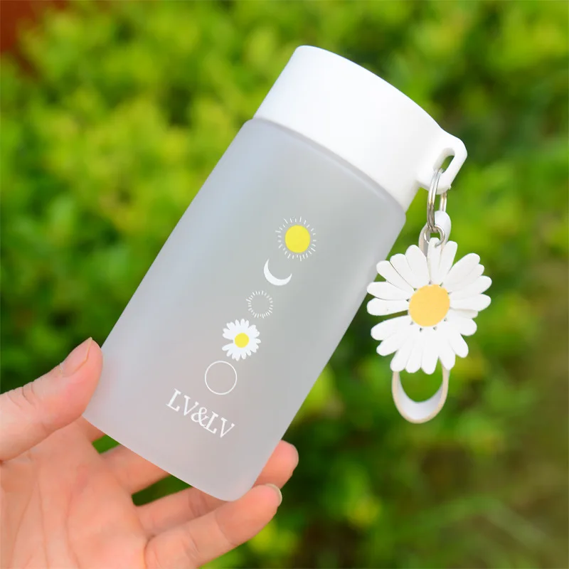 Small Daisy Plastic Water Bottle BPA Free Creative Frosted Portable Rope Travel Water Bottle Handy Cup Drink Bottle
Small Daisy Plastic Water Bottle BPA Free Creative Frosted Portable Rope Travel Water Bottle Handy Cup Drink Bottle
