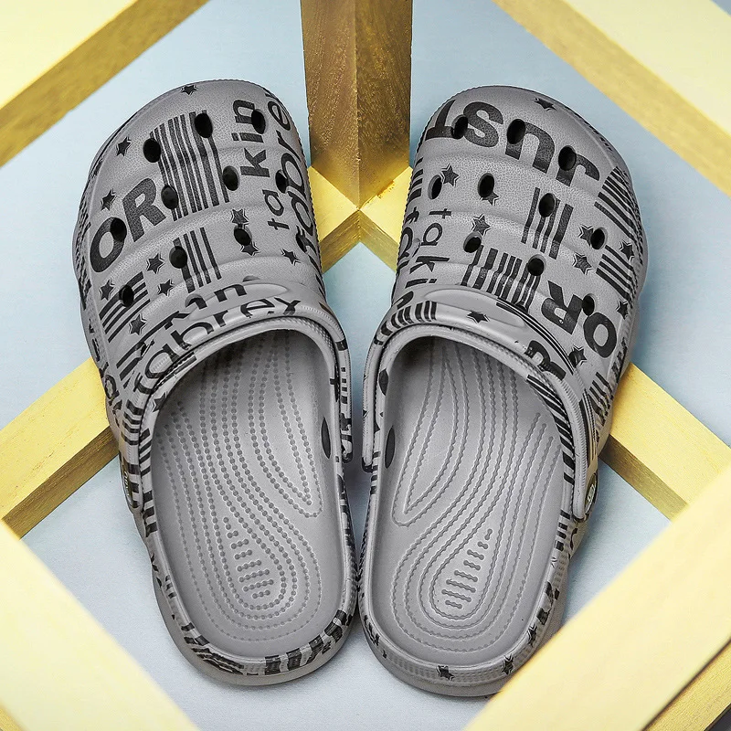 Summer New Hole Shoes Men's Baotou Hollow Large Size Couple Sandals Light and Breathable Beach Slippers Zapatos De Hombre
Summer New Hole Shoes Men's Baotou Hollow Large Size Couple Sandals Light and Breathable Beach Slippers Zapatos De Hombre