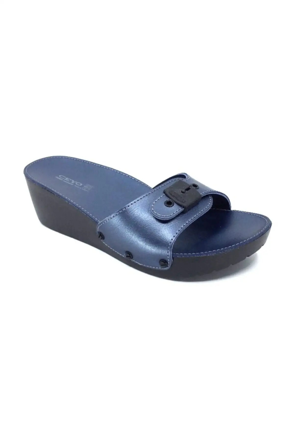 Women's Navy Blue Buckle Detail High Bottom Slippers
Women's Navy Blue Buckle Detail High Bottom Slippers