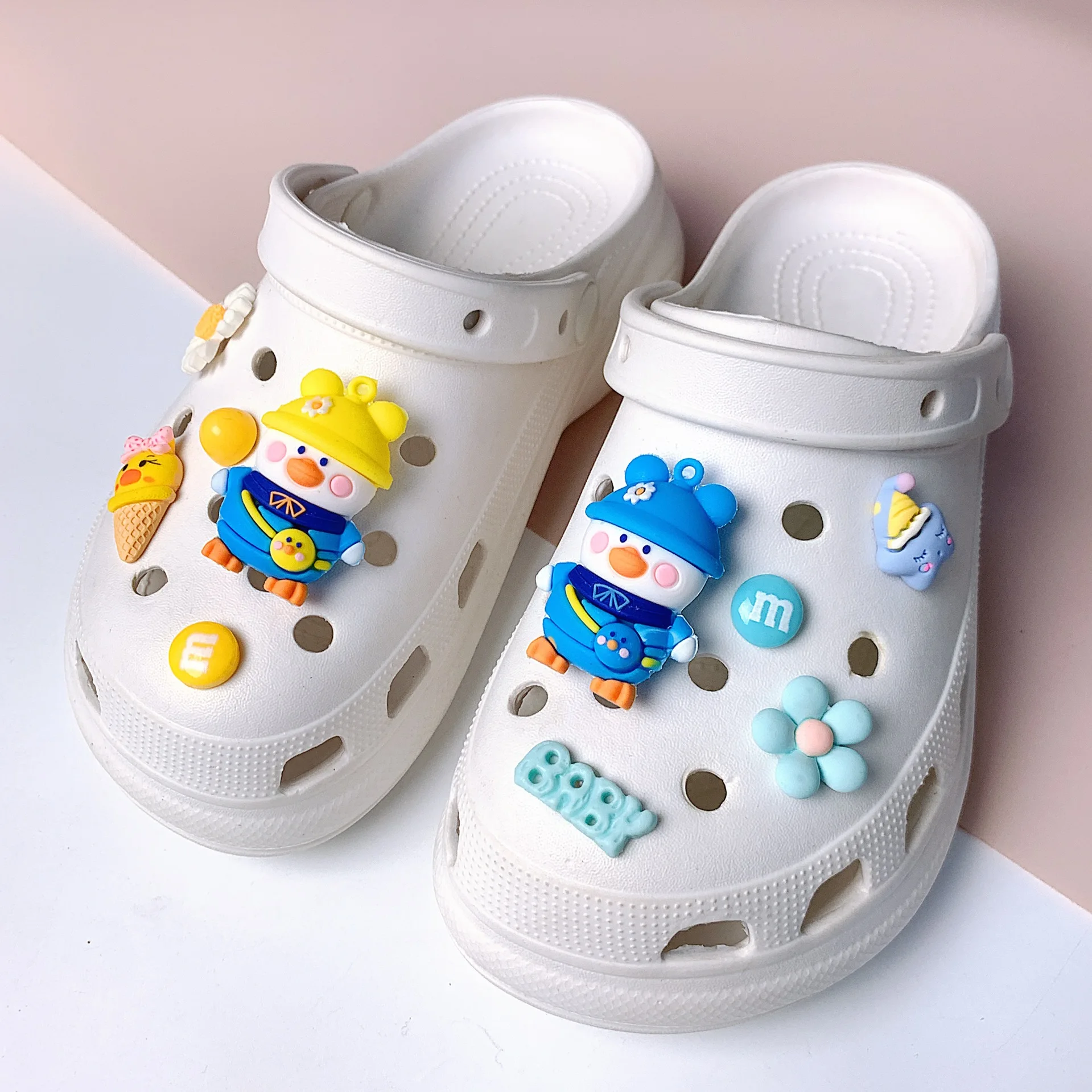 Милые Мультяшные животные Crocs аксессуары Crocs подвески для детей мальчиков девочек оригинальный комплект украшений
Милые Мультяшные животные Crocs аксессуары Crocs подвески для детей мальчиков девочек оригинальный комплект украшений