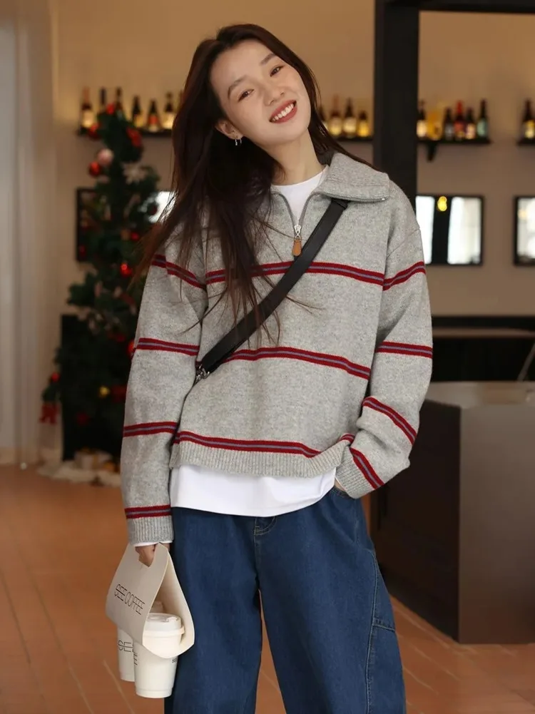 Polo half zippered striped sweater for women spring autumn Retro Fashion Knit Sweaters Winter Long Sleeve Sweatshirt Pink Grey
Polo half zippered striped sweater for women spring autumn Retro Fashion Knit Sweaters Winter Long Sleeve Sweatshirt Pink Grey